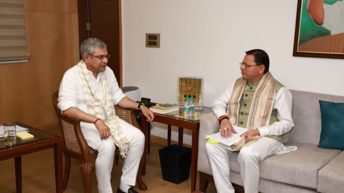 मुख्यमंत्री धामी ने दिल्ली में केंद्रीय रेल मंत्री से उत्तराखंड में रेल कनेक्टिविटी बढ़ाने पर चर्चा की।