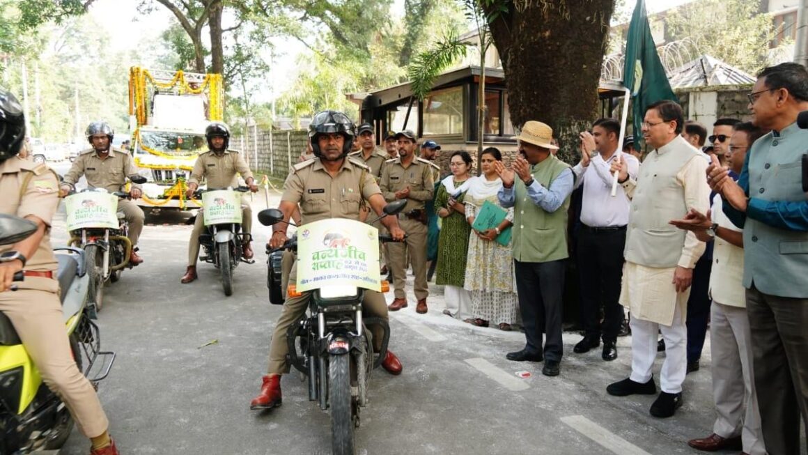 वन संरक्षण संदेश के साथ मुख्यमंत्री ने वन विभाग की बाइक रैली को किया रवाना