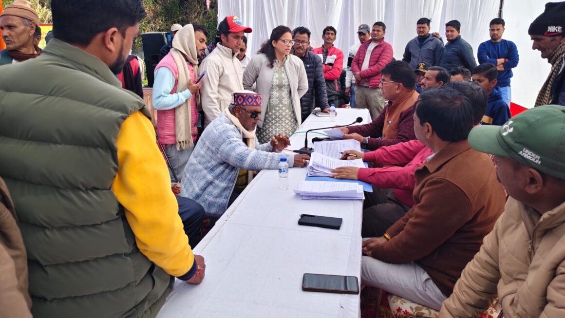 “जन-जन की सरकार, जन-जन के द्वार” अभियान ने रचा नया कीर्तिमान – मुख्यमंत्री पुष्कर सिंह धामी के नेतृत्व में एक ही दिन में 7,876 नागरिकों तक पहुंची सरकार