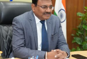 सचिवालय में आयोजित सड़क सुरक्षा कोष प्रबंध समिति की बैठक में विभिन्न प्रस्तावों को मंजूरी दी गई।