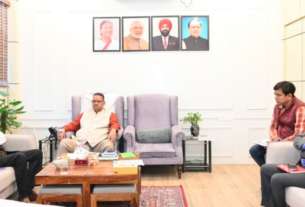 कृषि मंत्री गणेश जोशी ने कृषि एवं उद्यान विभाग के अधिकारियों के साथ की समीक्षा बैठक