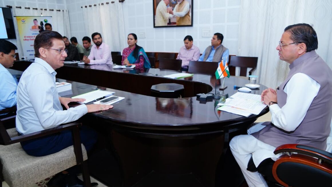 मुख्यमंत्री धामी ने कहा कि पलायन रोकने के लिए श्रमिकों को स्थानीय आवश्यकता के अनुसार दिया जाए कौशल प्रशिक्षण