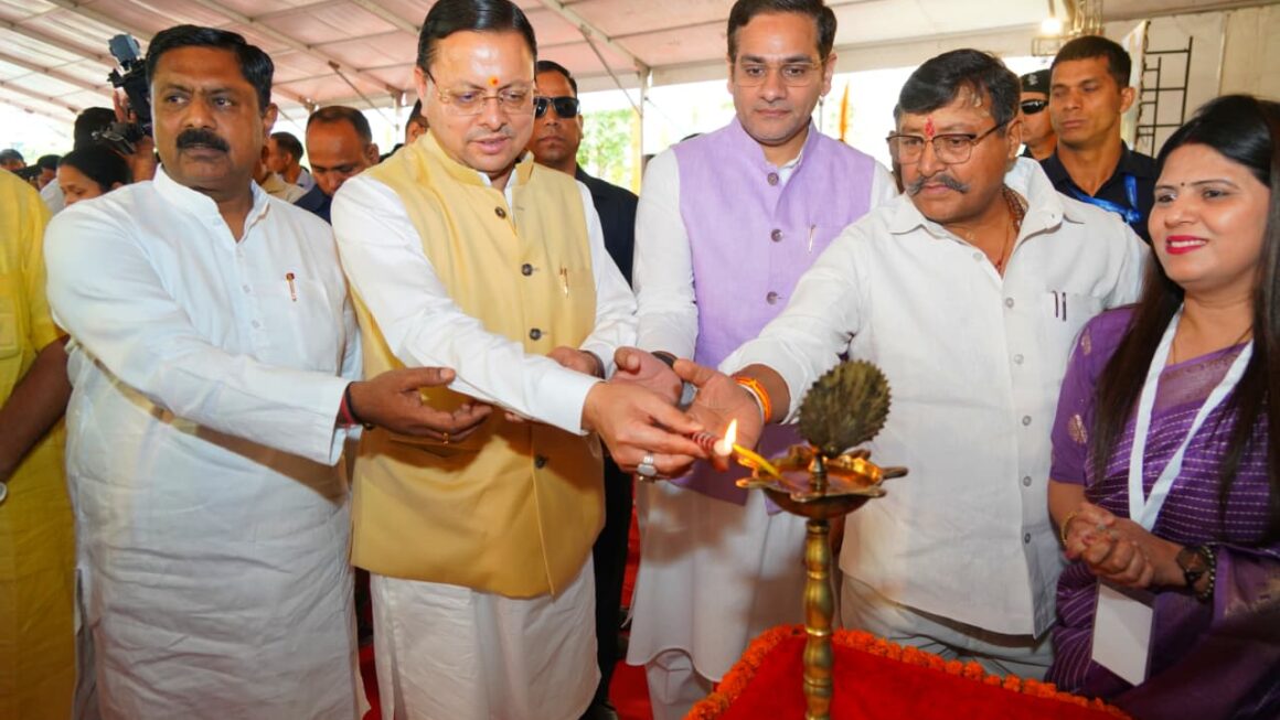 मुख्यमंत्री पुष्कर सिंह धामी ने पशुपालकों, दुग्ध उत्पादकों एवं मत्स्य पालकों के साथ किया संवाद