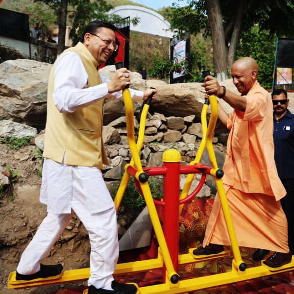 यमकेश्वर पहुंचे मुख्यमंत्री योगी आदित्यनाथ और मुख्यमंत्री पुष्कर सिंह धामी, साझा की विकास की दृष्टि