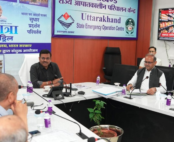 मुख्य सचिव आनन्द बर्द्धन ने की चारधाम यात्रा की समीक्षा