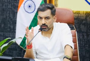 सीएम घोषणाओं के क्रियान्वयन में लापरवाही बर्दाश्त नहीं, डीएम ने दिए कड़े निर्देश