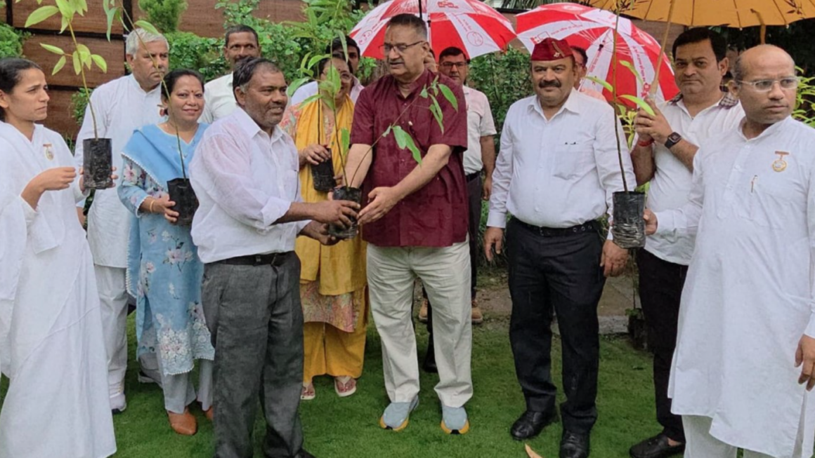 कृषि मंत्री गणेश जोशी ने विश्व पर्यावरण दिवस पर किया पौधारोपण