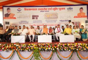 मुख्यमंत्री पुष्कर सिंह धामी ने हरिद्वार गंगा कॉरिडोर के अंतर्गत लगभग 235 करोड़ रुपये की चार महत्वपूर्ण परियोजनाओं का किया भूमि पूजन एवं शिलान्यास