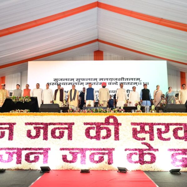 राज्यपाल और मुख्यमंत्री धामी ने ‘सेवा, सुशासन एवं समर्पण’ सेवा पखवाड़ा कार्यक्रम का किया शुभारंभ।