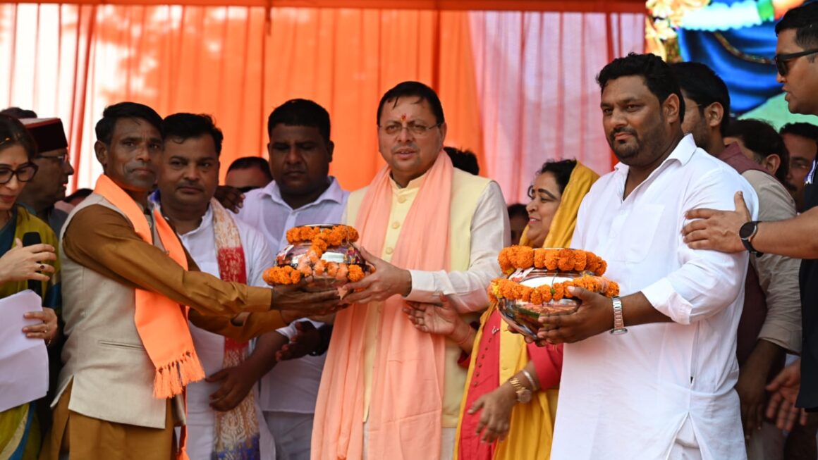 संत रविदास जयंती पर CM धामी ने किया समरसता संकल्प का आह्वान, कलश बंधन महारैली को दिखाई हरी झंडी