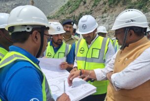 मुख्य सचिव आनन्द बर्द्धन ने किया लखवाड़ बहुउद्देशीय परियोजना का स्थलीय निरीक्षण