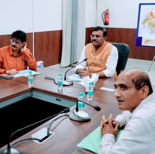 मुख्य सचिव ने किया लखवाड़ बहुउद्देशीय परियोजना का स्थलीय निरीक्षण