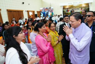मुख्यमंत्री धामी बोले सरकार महिला, युवा और ग्रामीण उद्यमियों को आत्मनिर्भर बनाने के लिए समर्पित