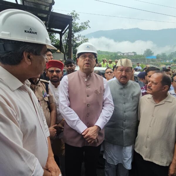 मुख्यमंत्री पुष्कर सिंह धामी ने टीएचडीसी (THDC) टनल हादसे का किया स्थलीय निरीक्षण, रेस्क्यू अभियान का लिया जायजा