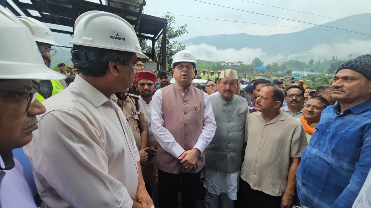 मुख्यमंत्री पुष्कर सिंह धामी ने टीएचडीसी (THDC) टनल हादसे का किया स्थलीय निरीक्षण, रेस्क्यू अभियान का लिया जायजा