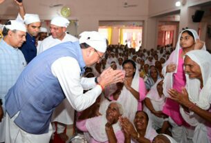 संत समाज का मार्गदर्शन धर्म, संस्कृति और राष्ट्र निर्माण की प्रेरणा – मुख्यमंत्री पुष्कर सिंह धामी