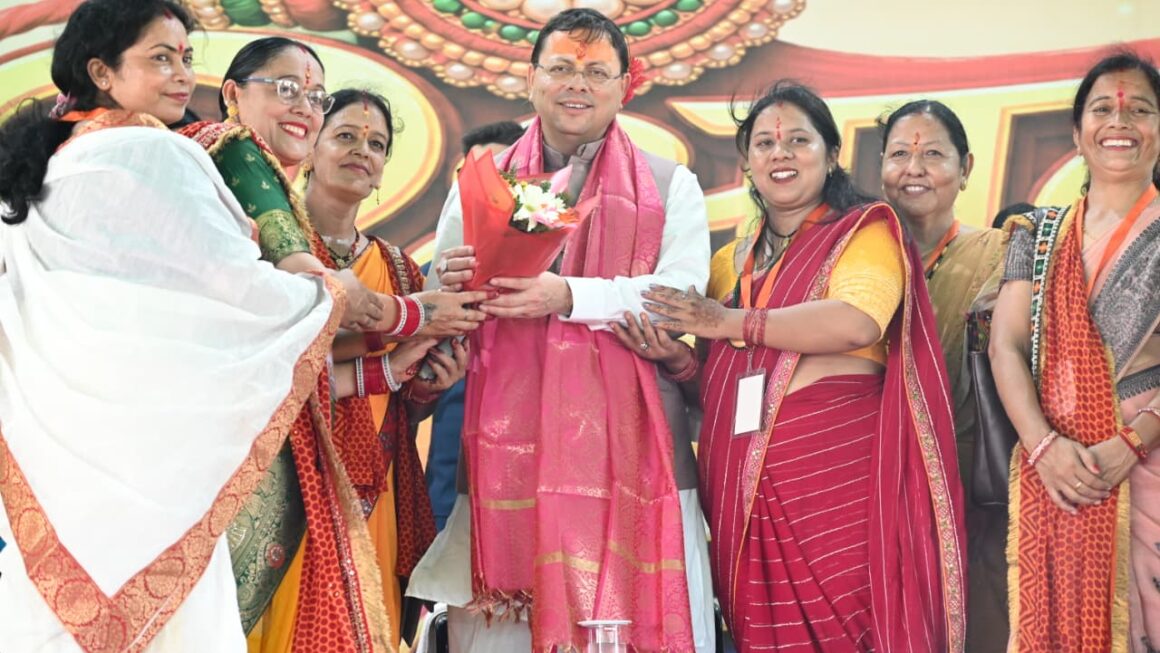 मुख्यमंत्री धामी की महिलाओं को बड़ी सौगात, 60 साल की उम्र से रोडवेज बसों में मिलेगा मुफ्त सफर