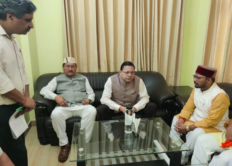रेस्क्यू अभियान में तेजी के साथ प्रभावित परिवारों को तत्काल सहायता के मुख्यमंत्री ने दिए निर्देश