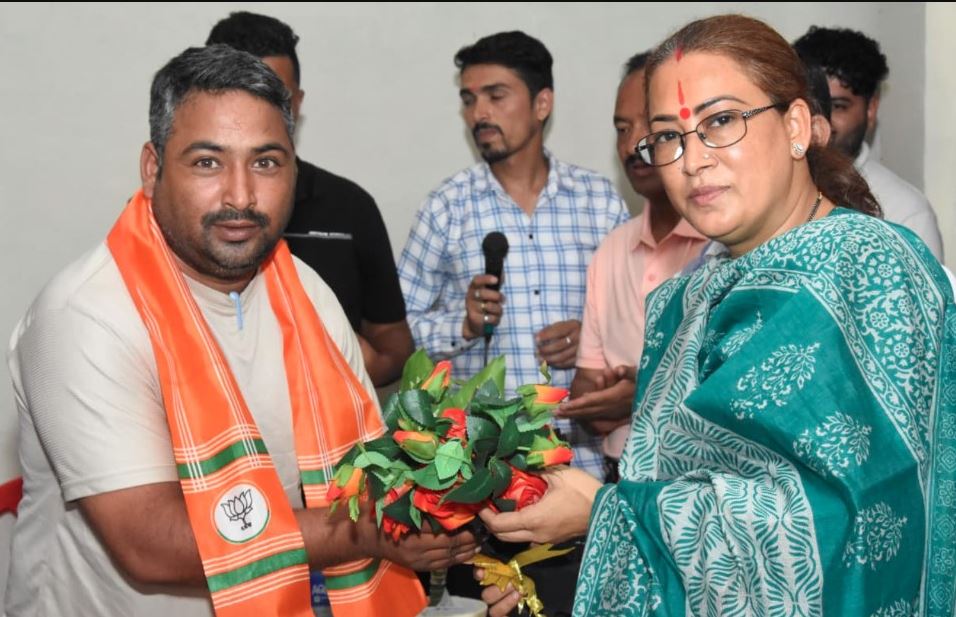 युवा सिर्फ रोजगार पाने वाले नहीं, देने वाले भी बनें- रेखा आर्या