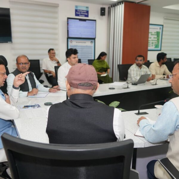 दिल्ली से लौटते ही सीधे राज्य आपातकालीन परिचालन केंद्र पहुंचे सीएम धामी