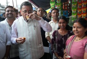 स्थानीय दुकानदारों और नागरिकों से आत्मीय संवाद कर बोले मुख्यमंत्री—स्थानीय उत्पादों और छोटे कारोबारियों को प्रोत्साहन देना हम सभी की सामूहिक जिम्मेदारी