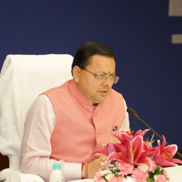 बुद्धिजीवियों से संवाद में मुख्यमंत्री धामी ने साझा की उत्तराखण्ड के विकास की प्राथमिकताएं