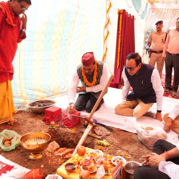 मुख्य सचिव ने किया आईआईएम काशीपुर के देहरादून कैंपस का भूमिपूजन