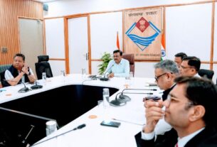 मुख्य सचिव ने जिलाधिकारियों के साथ वीडियो कॉन्फ्रेंसिंग के माध्यम से की समीक्षा बैठक, सरकारी परिसंपत्तियों की अनिवार्य मैपिंग और जियोफेंसिंग के दिए निर्देश