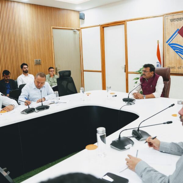 मुख्य सचिव ने की प्रदेश में रोपवे परियोजनाओं की समीक्षा, रोपवे परियोजनाओं में तेजी लाने के दिए निर्देश
