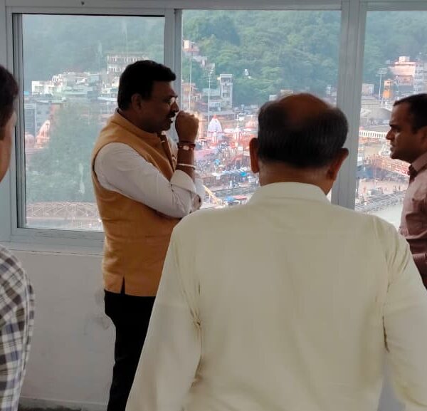 कुंभ मेला-2027 की तैयारियों को लेकर मुख्य सचिव ने निर्माण स्थलों का किया स्थलीय निरीक्षण