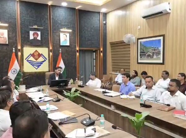 जिला योजना डीएम ने विभागों को दिए प्रगति बढाने के निर्देश, समयबद्ध ढंग से पूर्ण हों विकास कार्य, टेंडर एवं अन्य प्रक्रियाएं जल्द पूरी करने के निर्देश