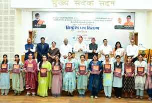 मुख्यमंत्री पुष्कर सिंह धामी ने आयुष एवं ईएसआई के 332 नव नियुक्त कार्मिकों को प्रदान किए नियुक्ति पत्र