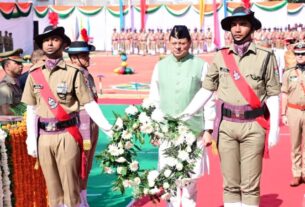 मुख्यमंत्री ने पुलिस स्मृति दिवस पर शहीद जवानों को दी श्रद्धांजलि, परिजनों को किया सम्मानित