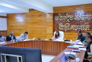 मतदेय स्थलों के युक्तिकरण पर जिलाधिकारी की अध्यक्षता में राजनीतिक दलों के पदाधिकारियों के साथ बैठक, 22 प्रस्तावों पर बनी सहमति