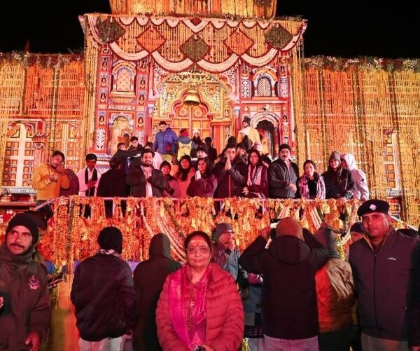 विधानसभा अध्यक्ष ऋतु खण्डूडी भूषण ने किए श्री बद्री विशाल के दर्शन