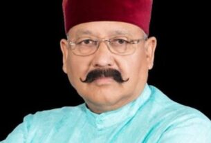 महाराज ने रामपुर तिराहा कांड के शहीदों को दी श्रद्धांजलि